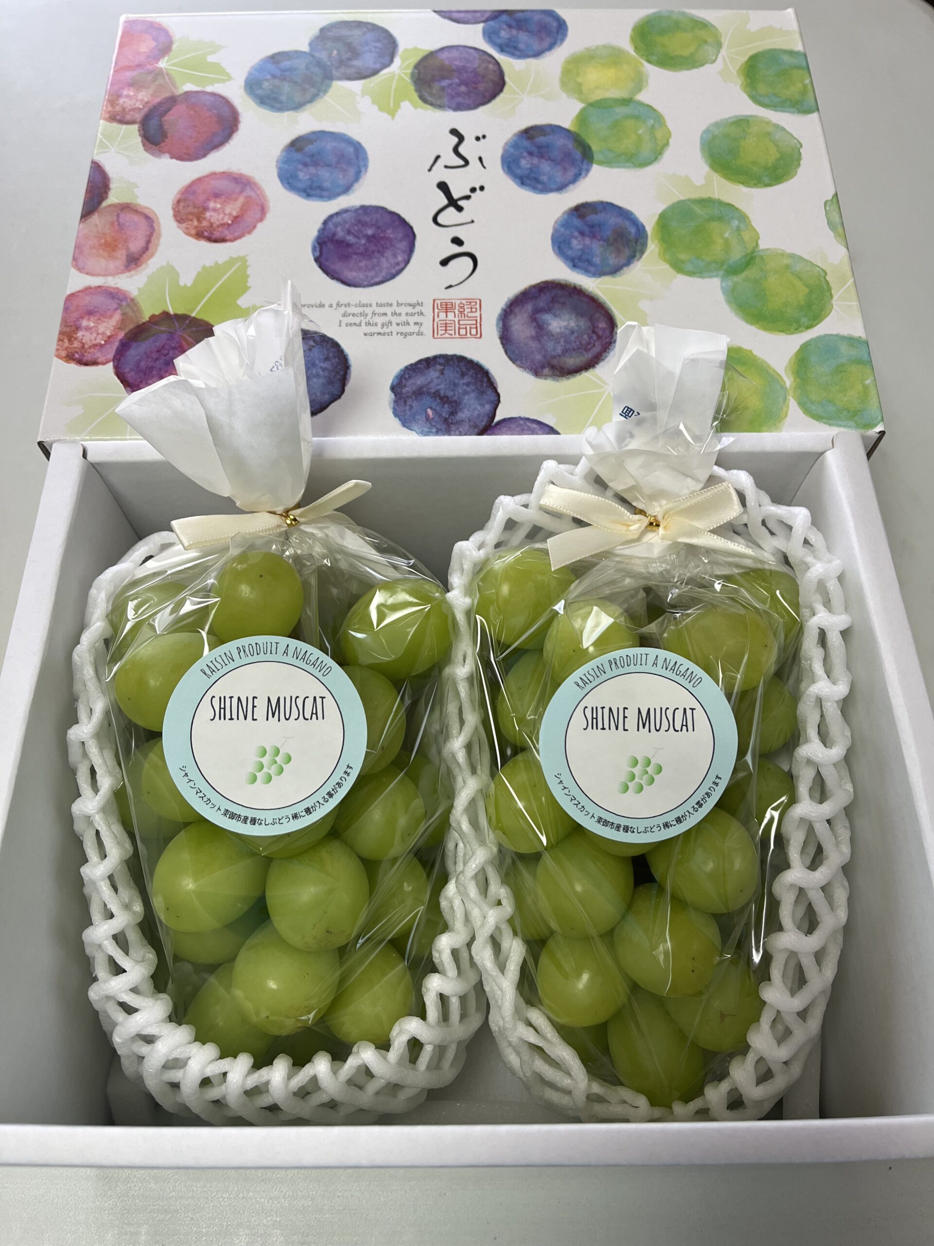 2026年栽培中 お待ちください《シャインマスカット Premium・大房２房 》贈答用 化粧箱入